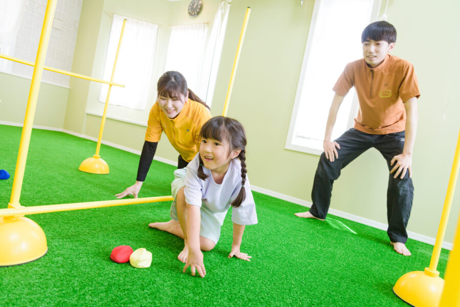 放課後等デイサービスは、学校での学びを補う「第2の学びの場」です。特に発達障がいの子どもにとって、放課後の時間は「自分らしく過ごせるリセットの時間」として重要です。